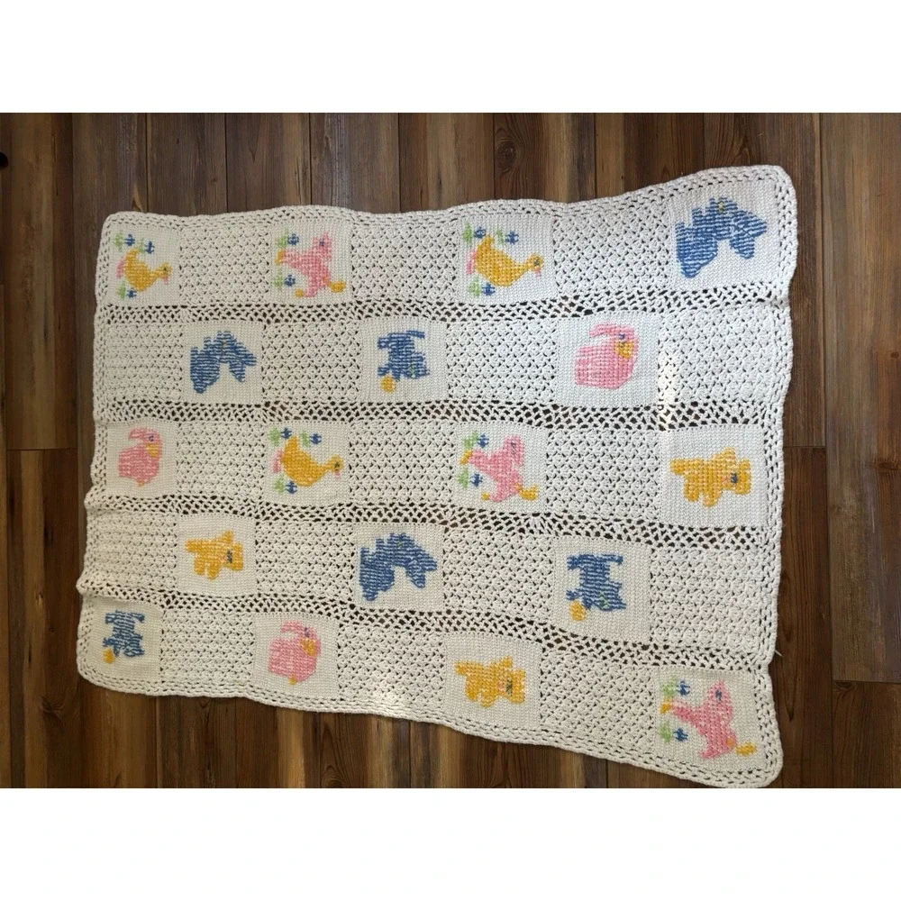 Crochet Baby Blanket‎ Afghan Throw White Blocks Squares Animals Handmade